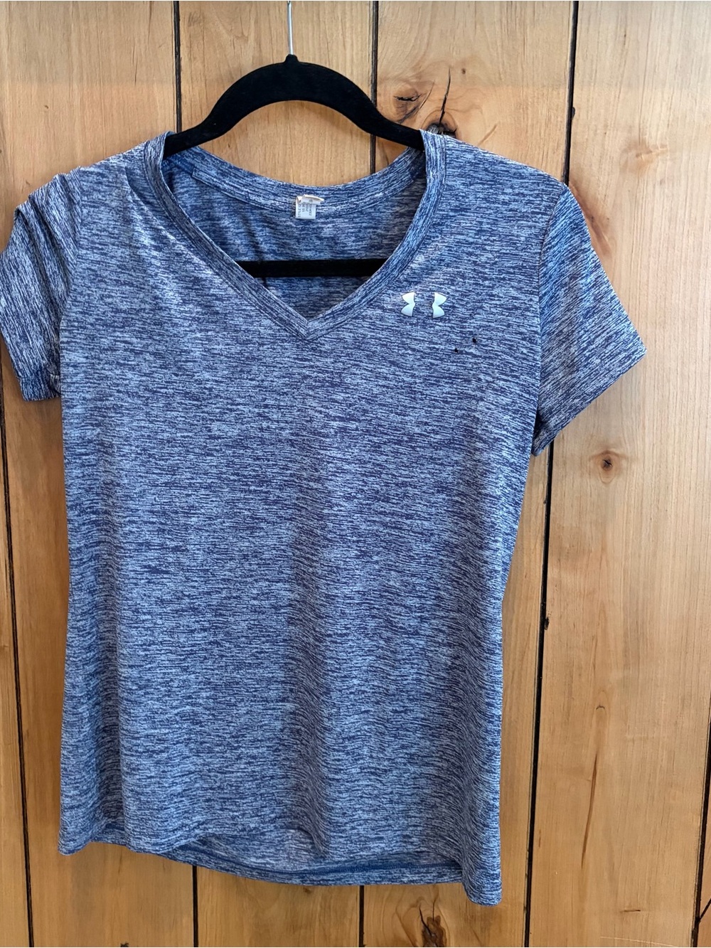 Under Armour Women's blue V-Neck Short Sleeve Tee
